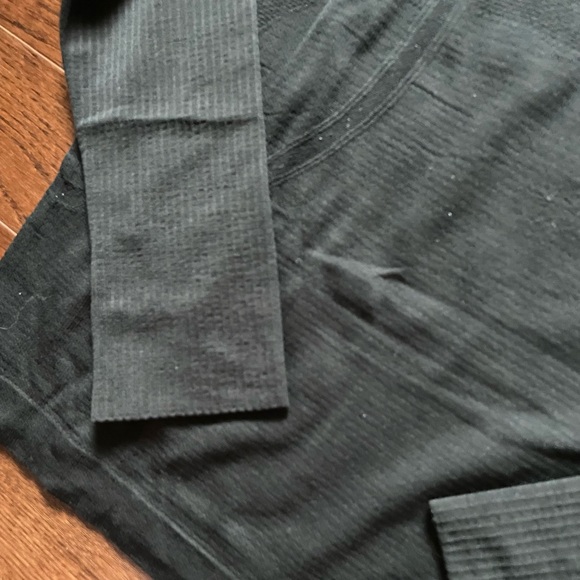 lululemon athletica Black Long Sleeve Top - Picture 2 of 7